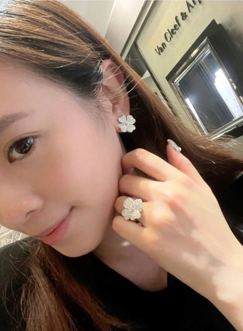Vca Earrings Timeless 254762