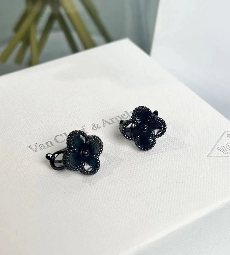 Vca Earrings WeatherProof 254754