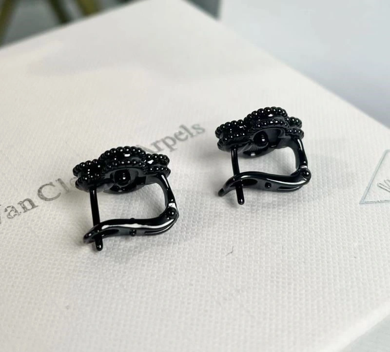 Vca Earrings WeatherProof 254754