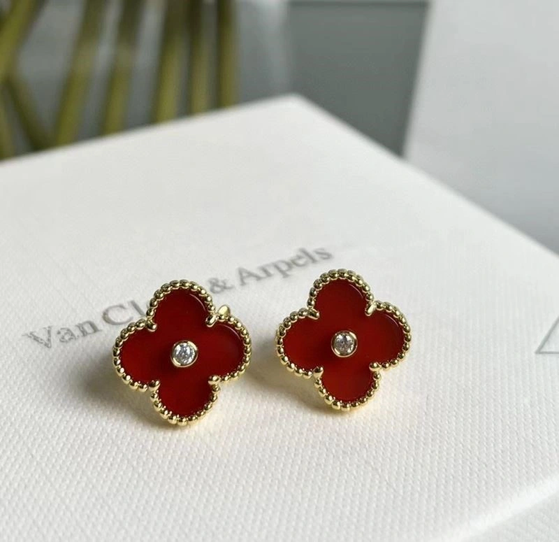 OdorResistant Vca Earrings 254743