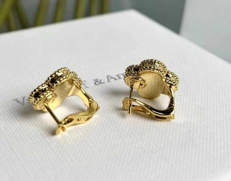 OdorResistant Vca Earrings 254743