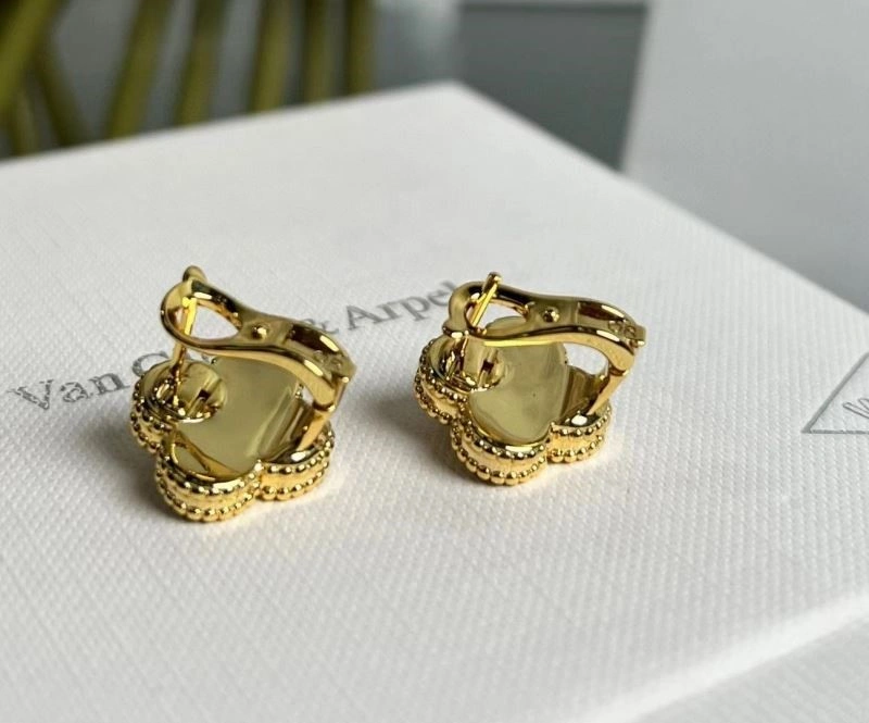 OdorResistant Vca Earrings 254743