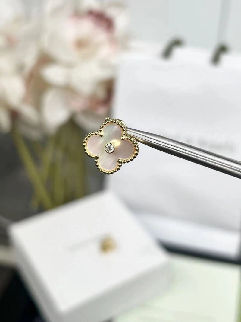 Vca Earrings Youthful 254755
