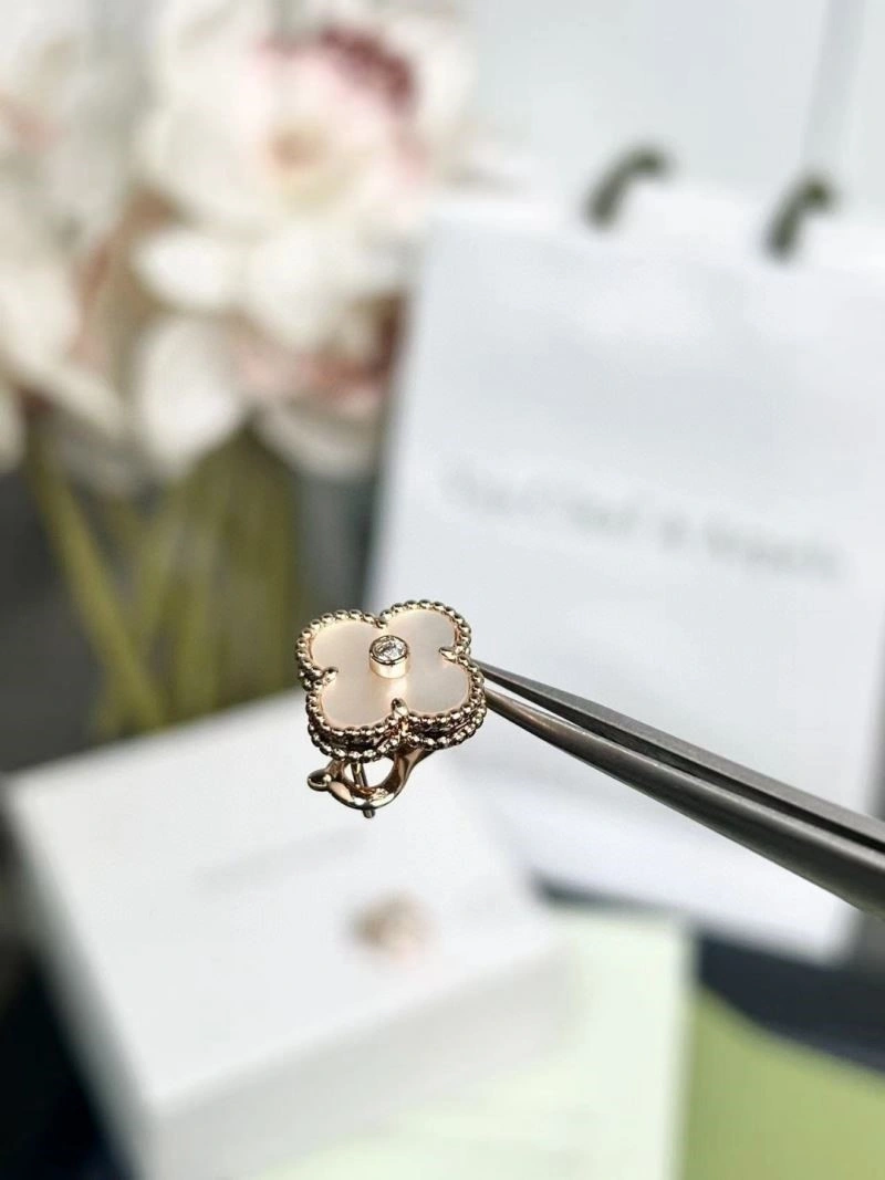 Vca Earrings Refined 254752