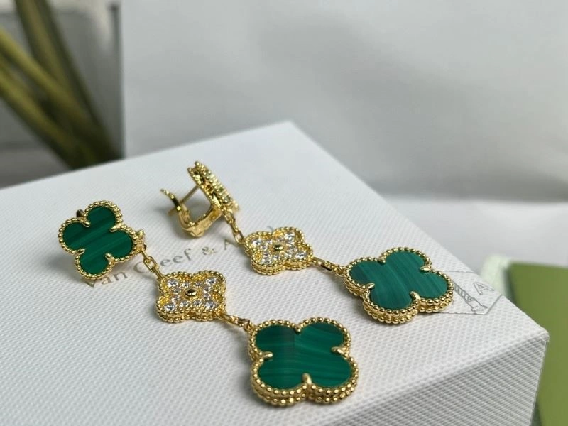Vca Earrings Cozy 254750