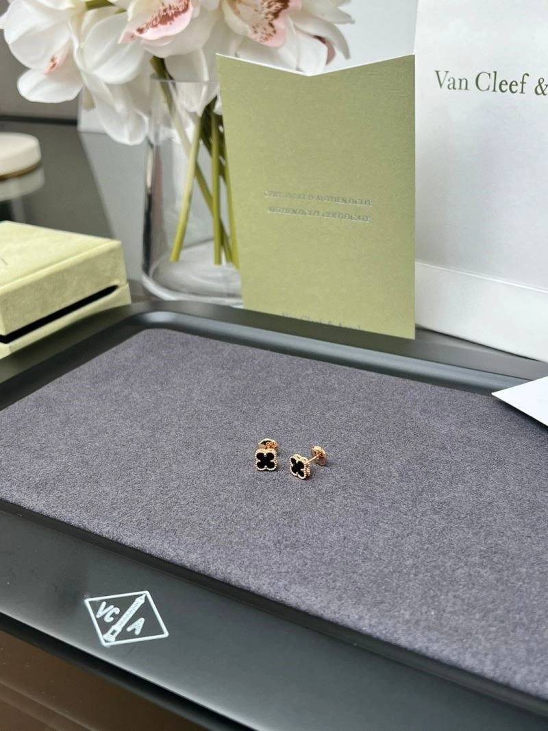 Vca Earrings Refined 254740