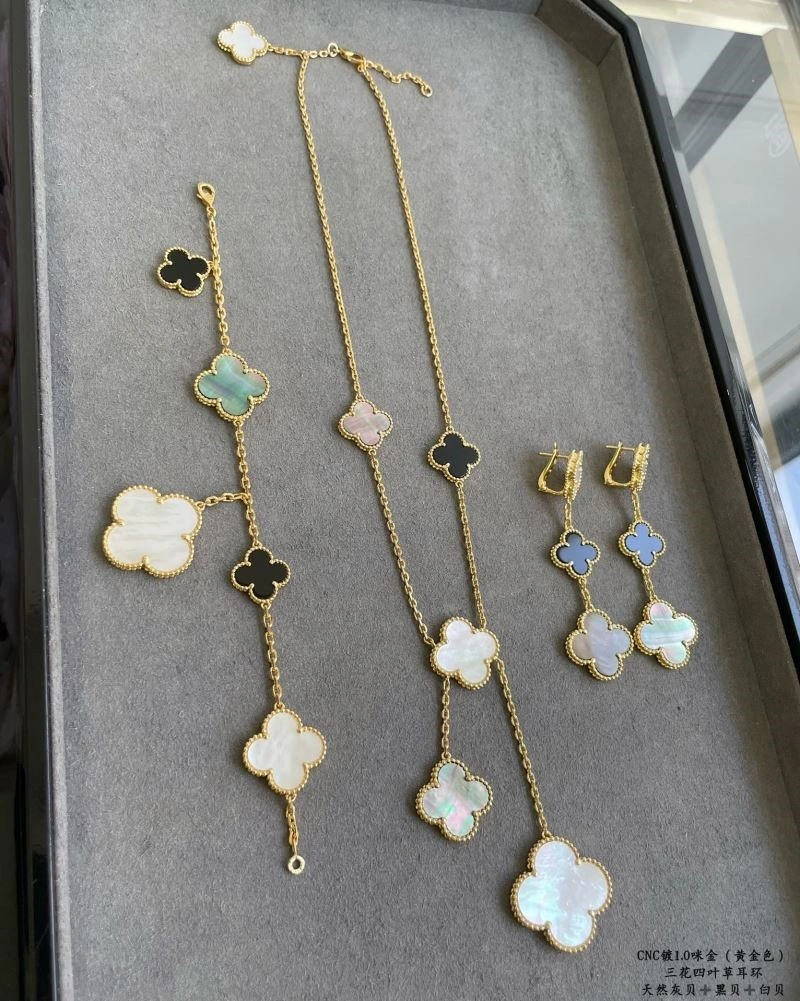 Reliable Vca Earrings 254696