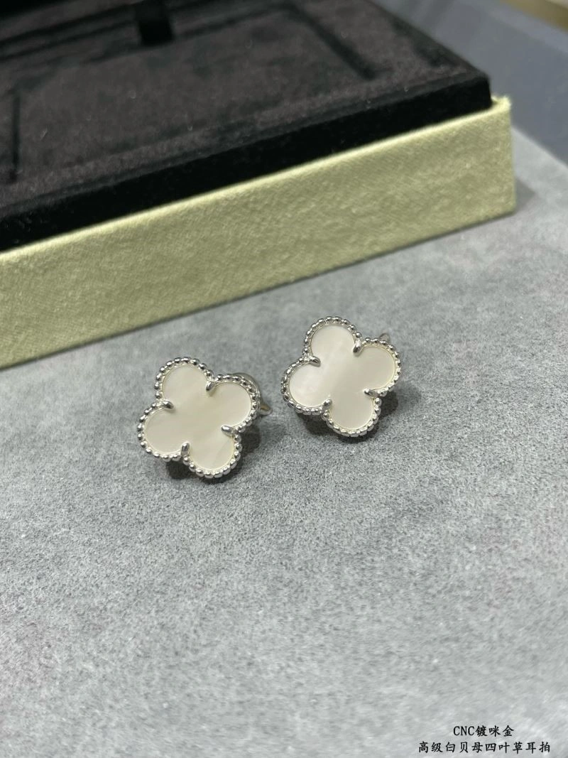 Vca Earrings Cozy 254701