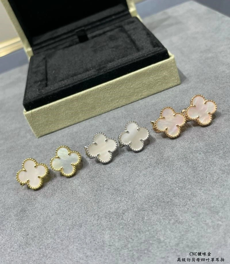 Vca Earrings Cozy 254701