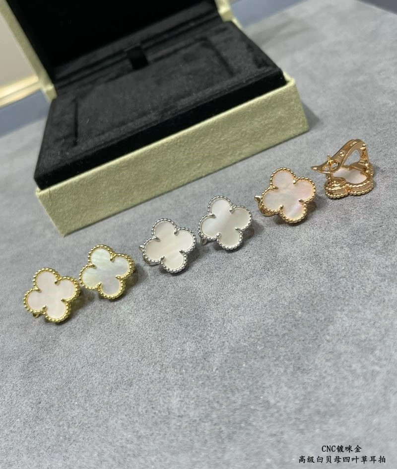 Vca Earrings Cozy 254701