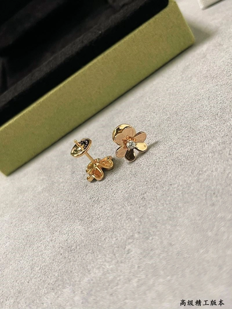 Sophisticated Vca Earrings 254722