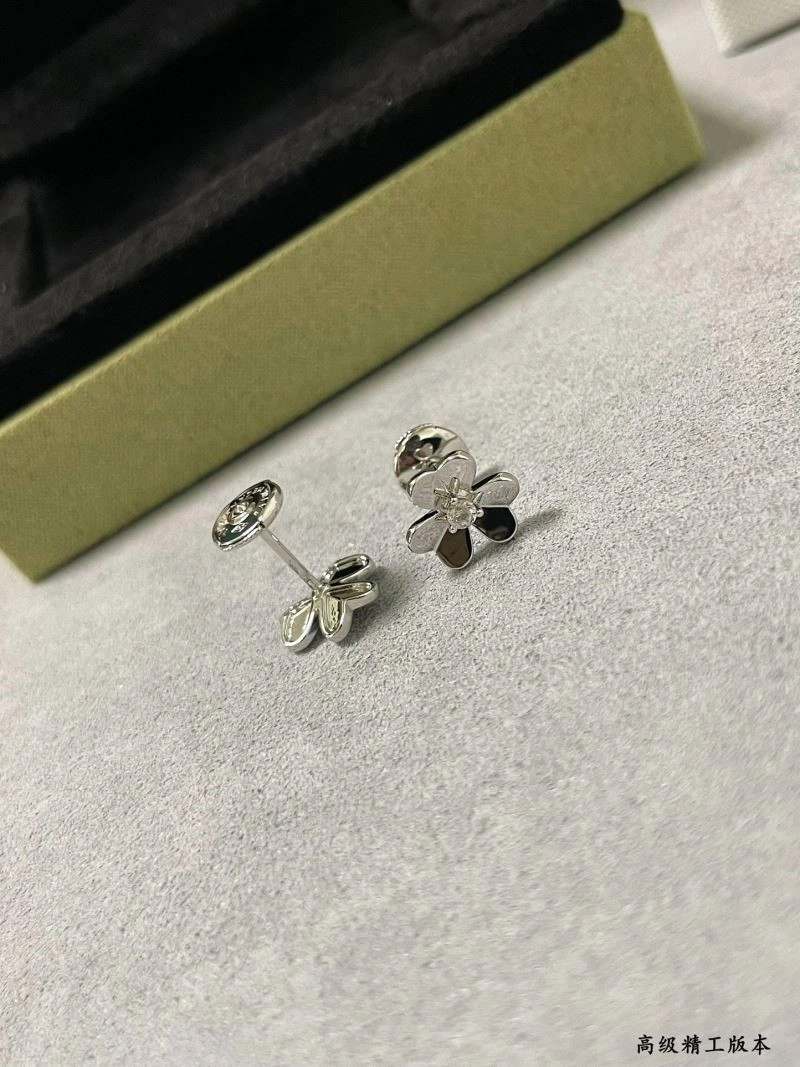 Sophisticated Vca Earrings 254722
