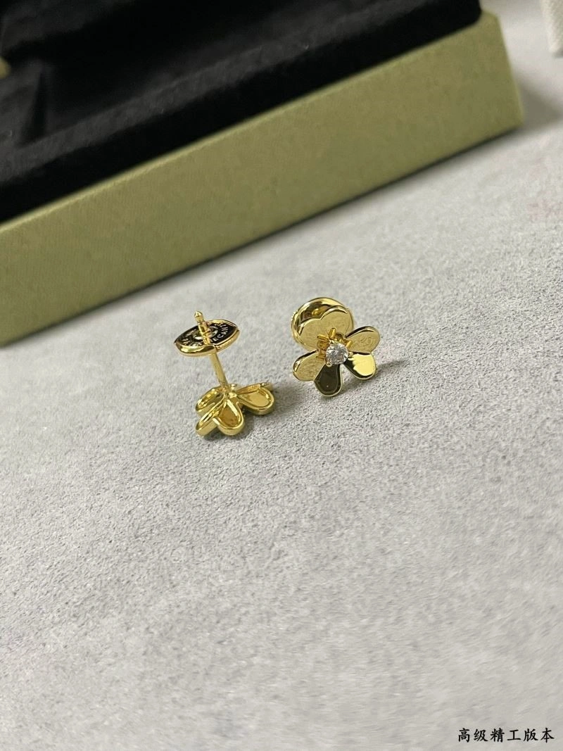 Sophisticated Vca Earrings 254722