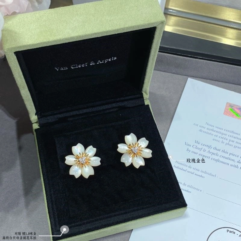 Vca Earrings Timeless 254689