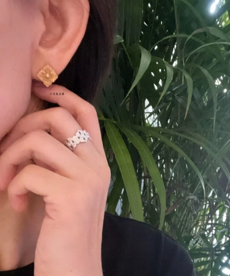 Vibrant Vca Earrings 254555