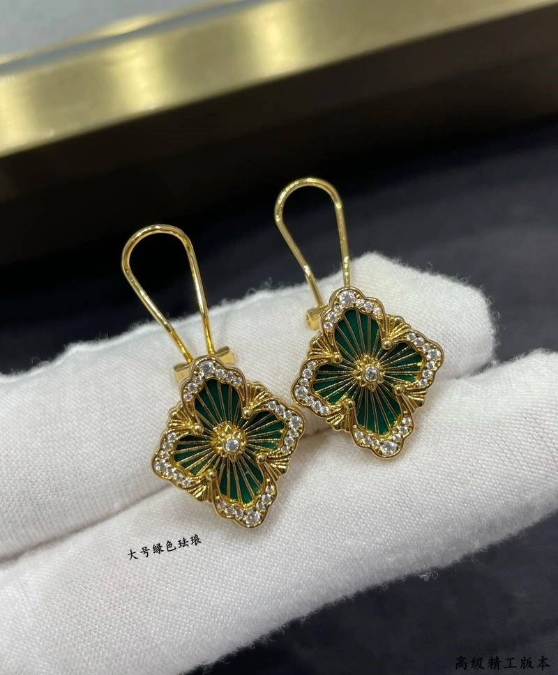 WaterResistant Vca Earrings 254550