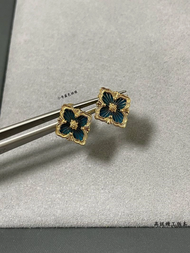 Vca Earrings HighPerformance 254536