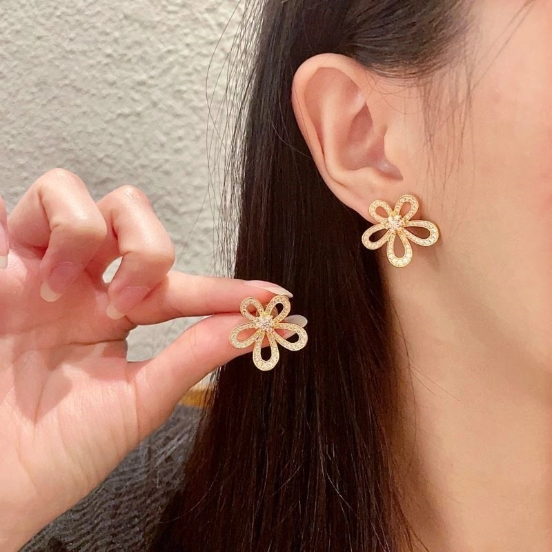 Vca Earrings Soft 254377