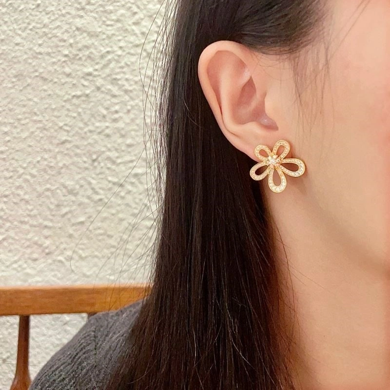 Vca Earrings Soft 254377