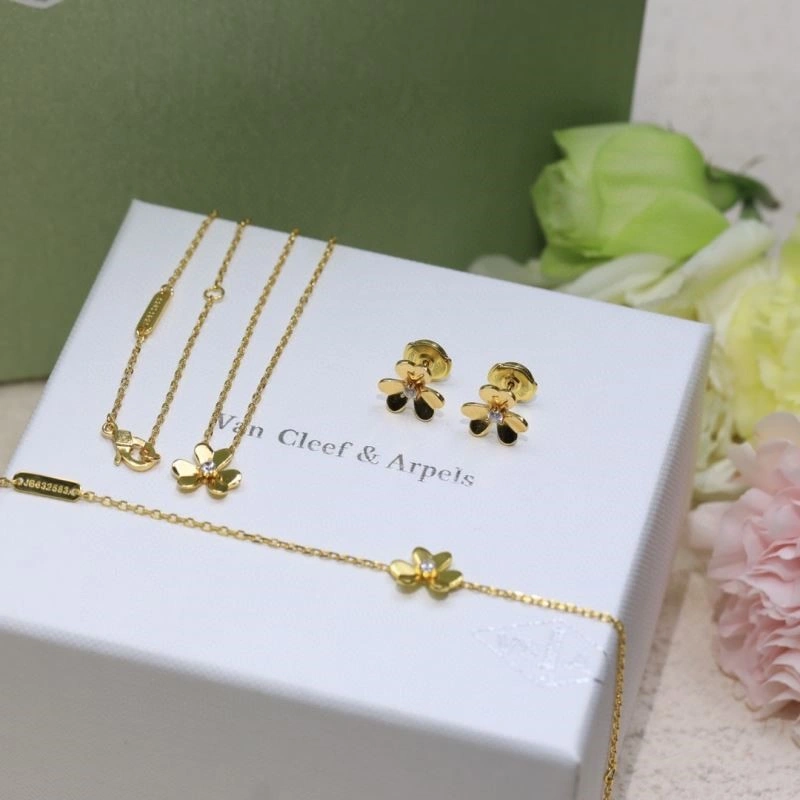 Vca Earrings DailyWear 254396