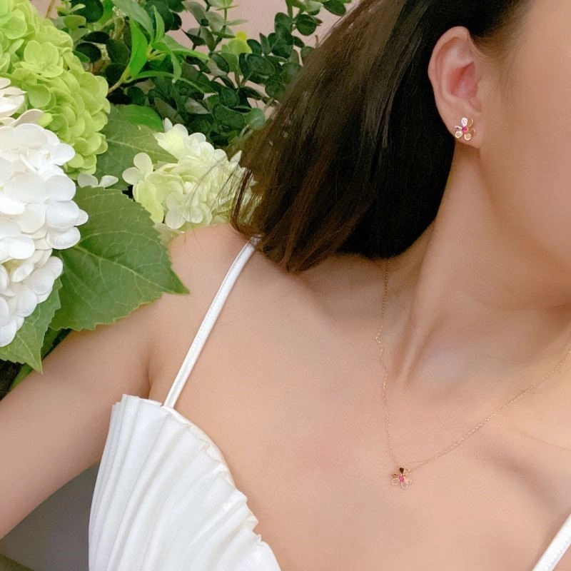 Reliable Vca Earrings 254386