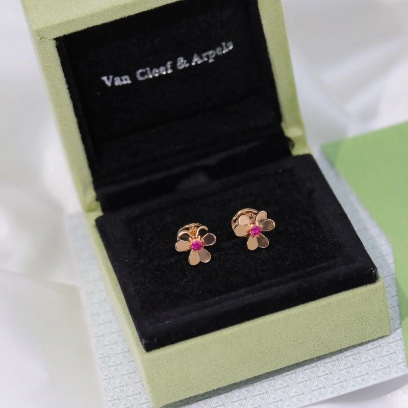 Reliable Vca Earrings 254386