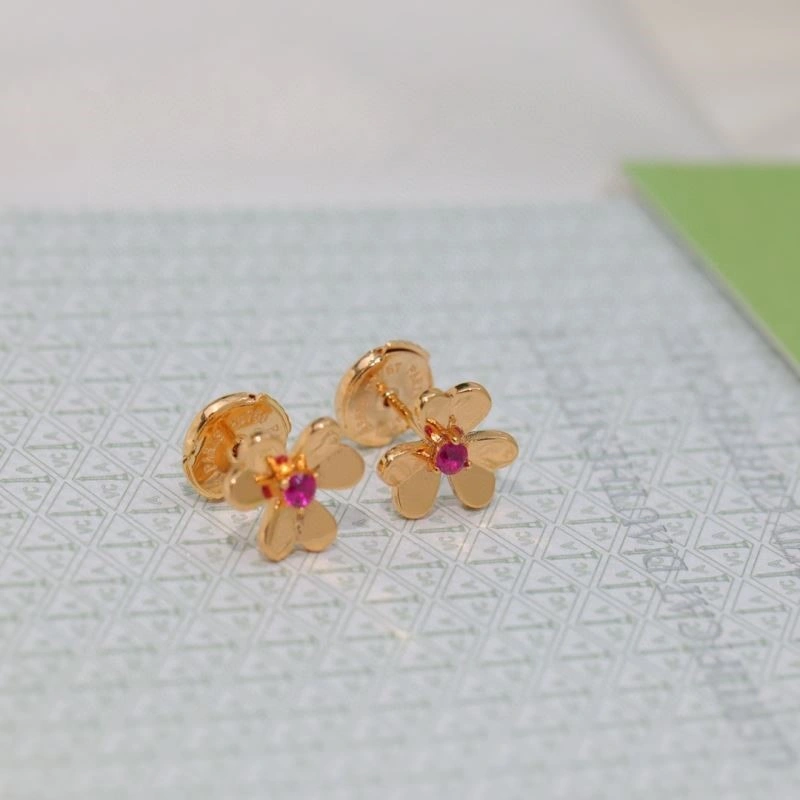 Reliable Vca Earrings 254386