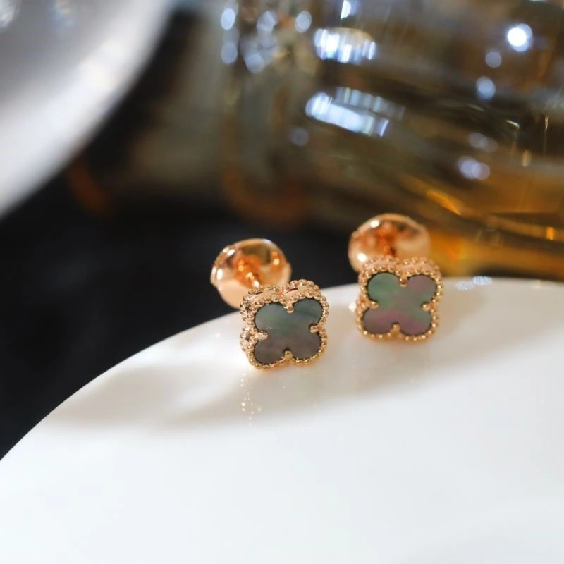 Vca Earrings ZeroBulk 254210
