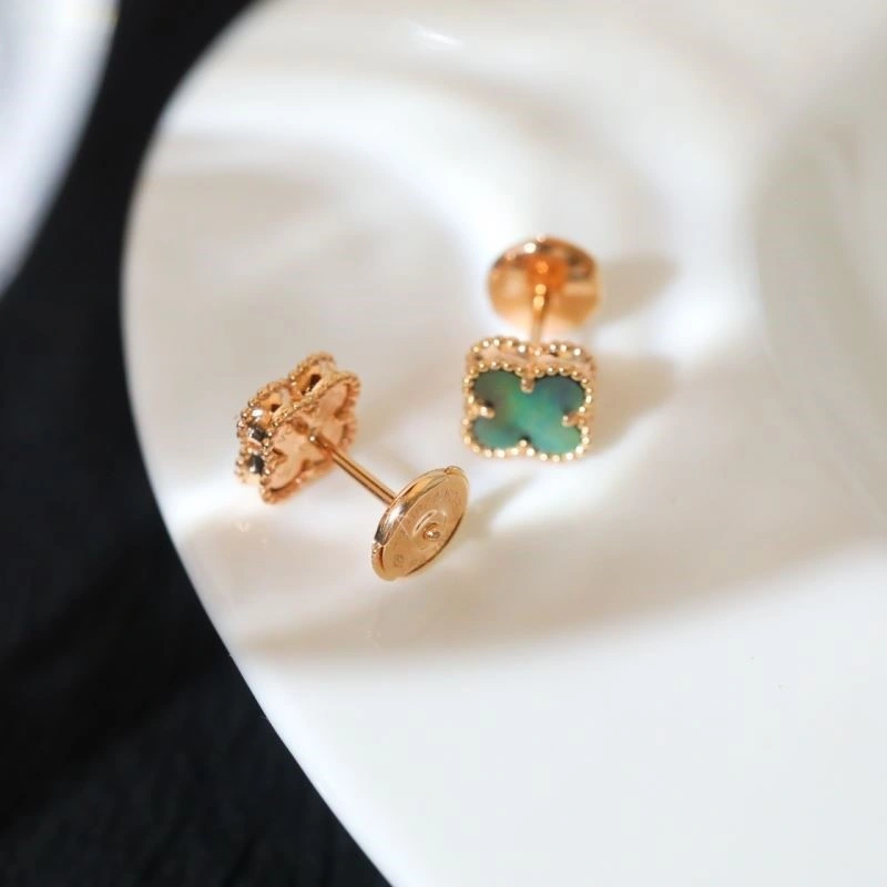 Vca Earrings ZeroBulk 254210