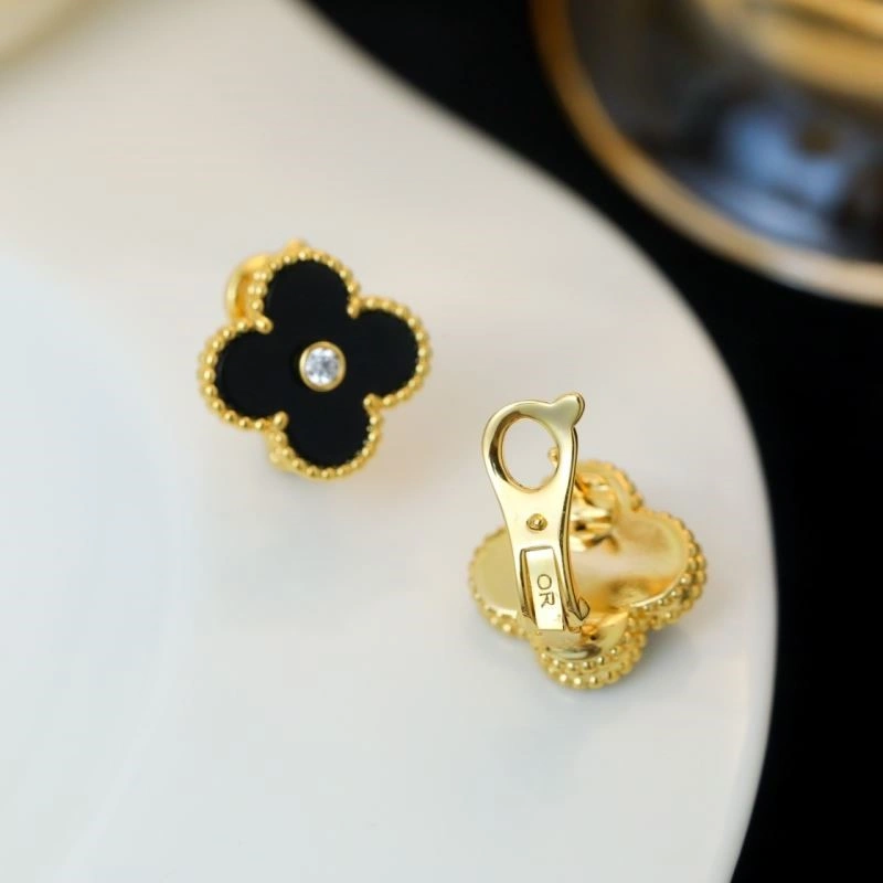 Vca Earrings MoistureWicking 254226