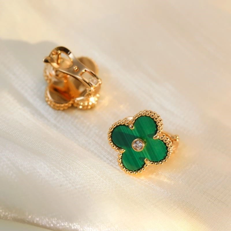 Vca Earrings MoistureWicking 254232