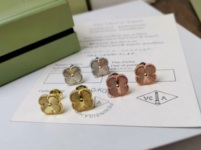 Vca Earrings HighPerformance 254201
