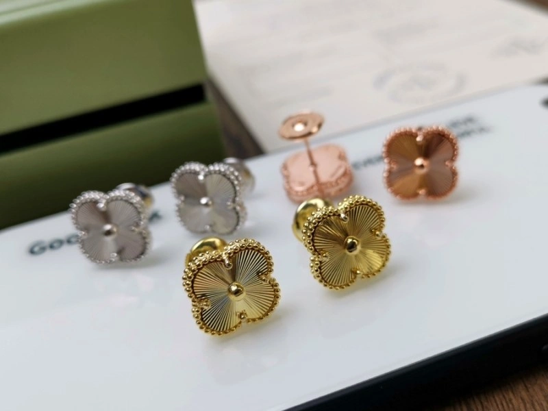 Vca Earrings HighPerformance 254201