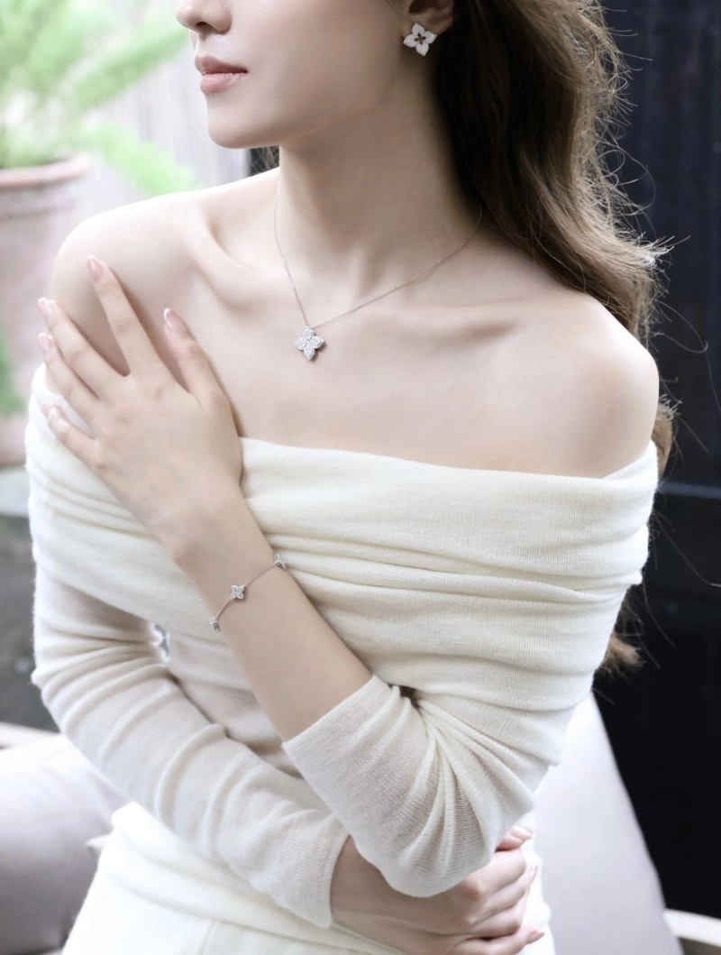 SoftTouch Vca Earrings 254094