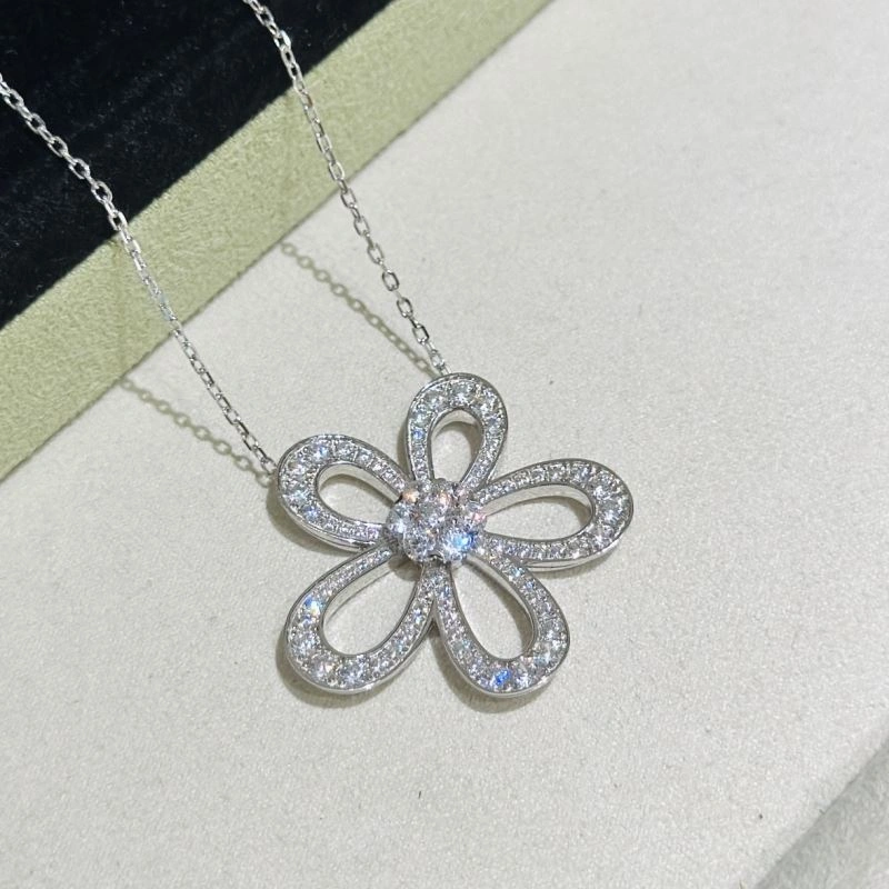Trendy Vca Necklaces 255462