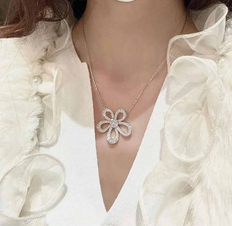 Trendy Vca Necklaces 255462