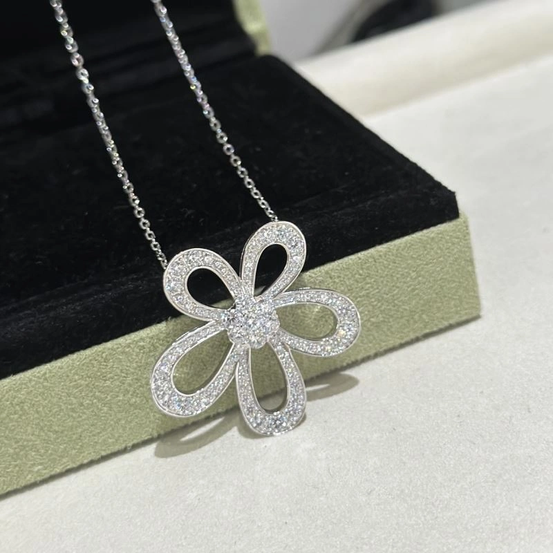 Trendy Vca Necklaces 255462