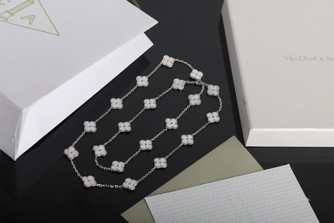 OdorResistant Vca Necklaces 255428