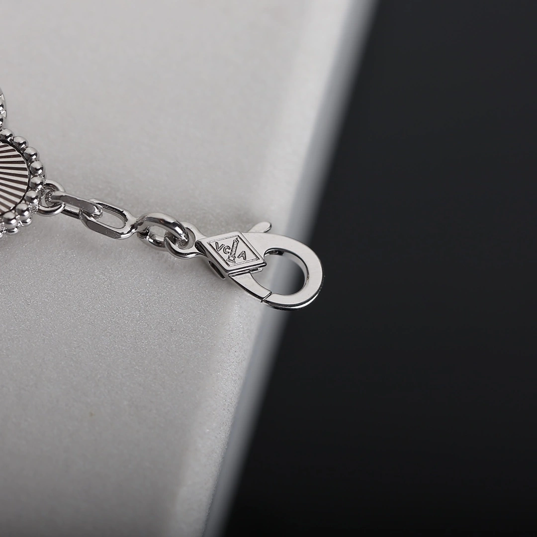 OdorResistant Vca Necklaces 255428
