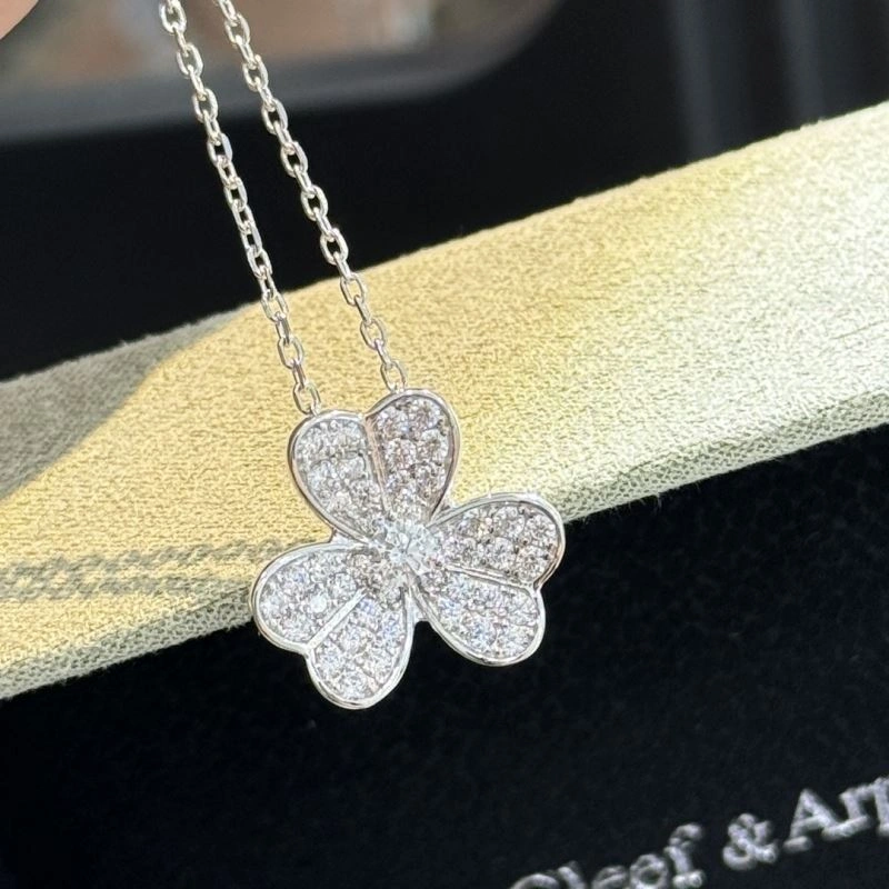 Vca Necklaces GoAnywhere 255532