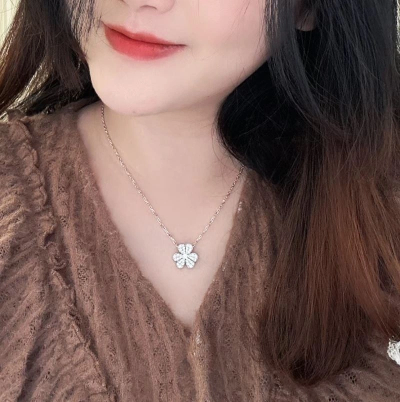 Vca Necklaces GoAnywhere 255532