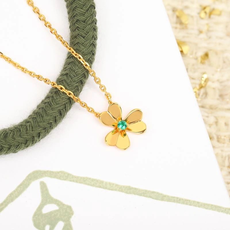 Lightweight Vca Necklaces 255472