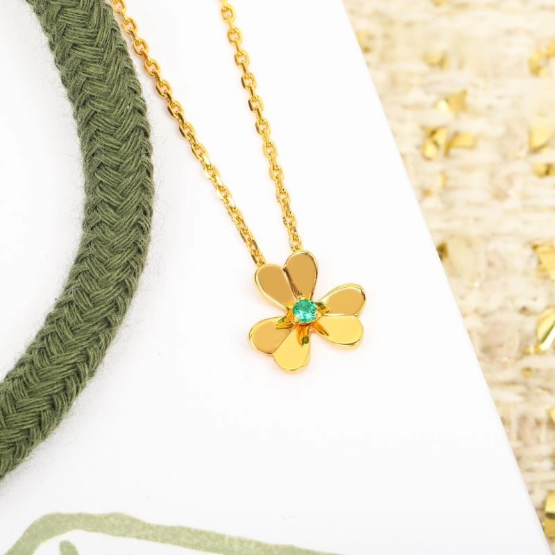 Lightweight Vca Necklaces 255472