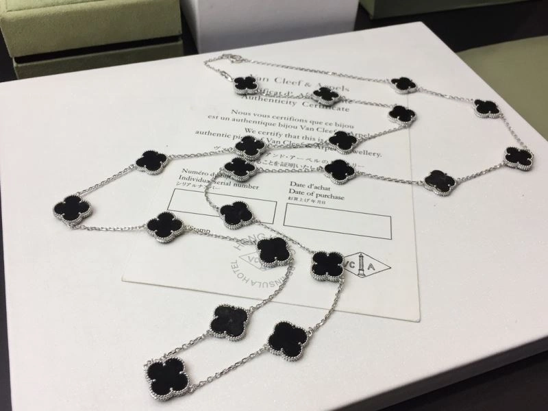 Packable Vca Necklaces 255469