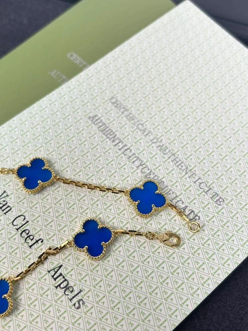Vca Necklaces Cozy 255350
