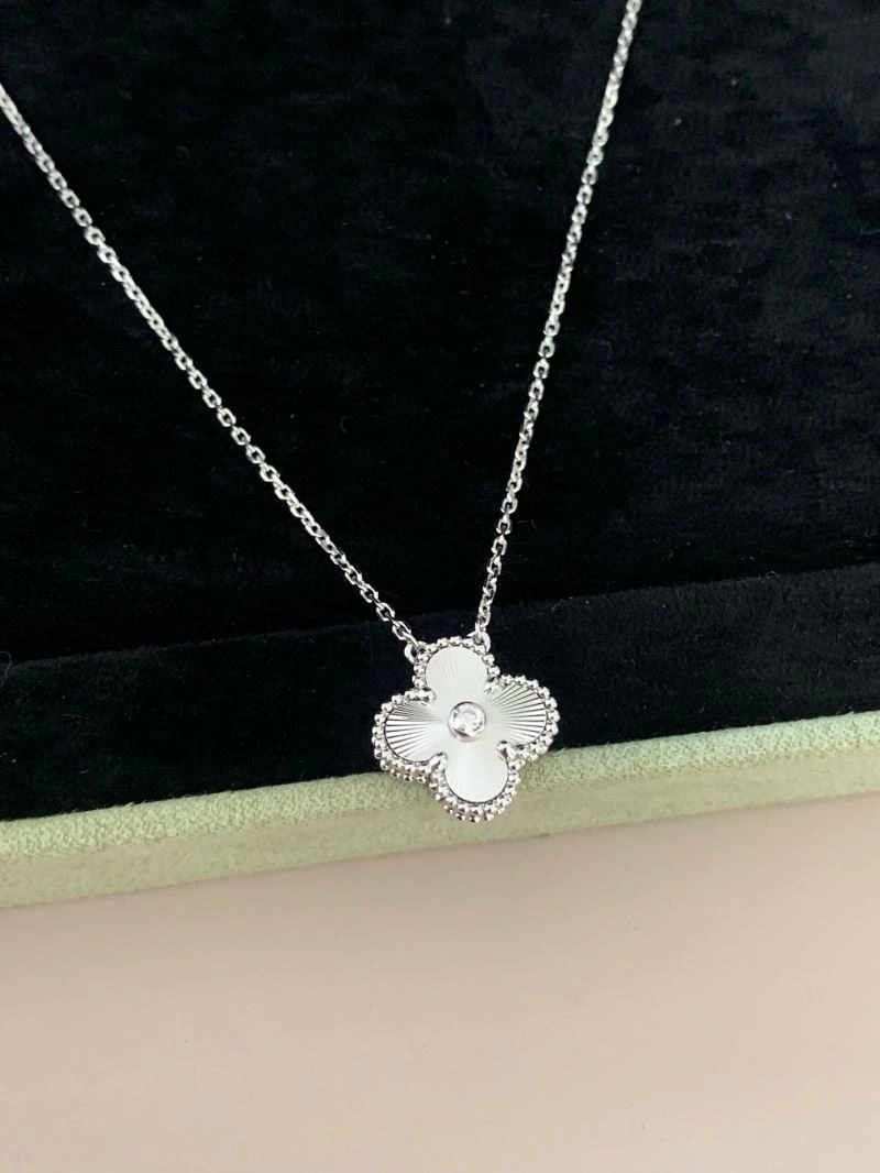 Vca Necklaces ZipUp 255349