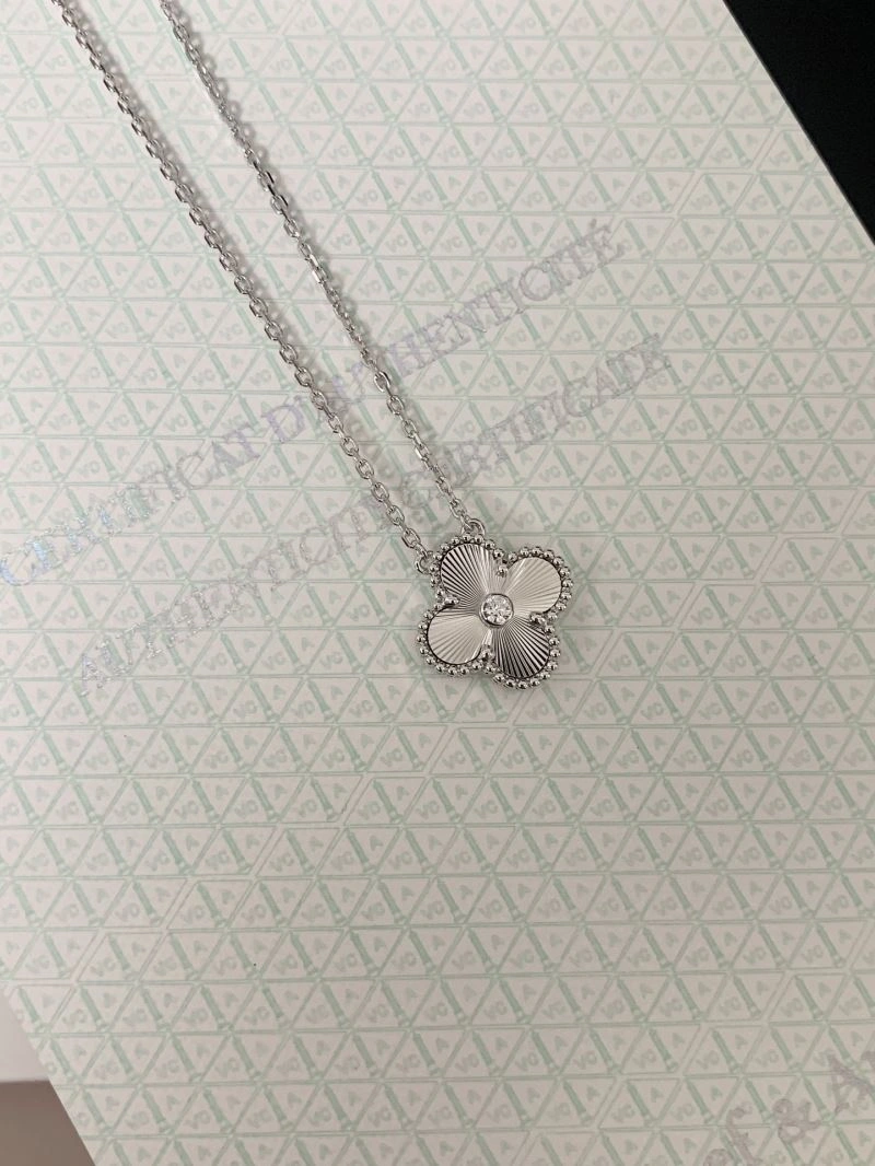 Vca Necklaces ZipUp 255349