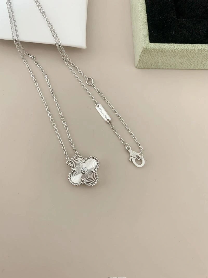 Vca Necklaces ZipUp 255349