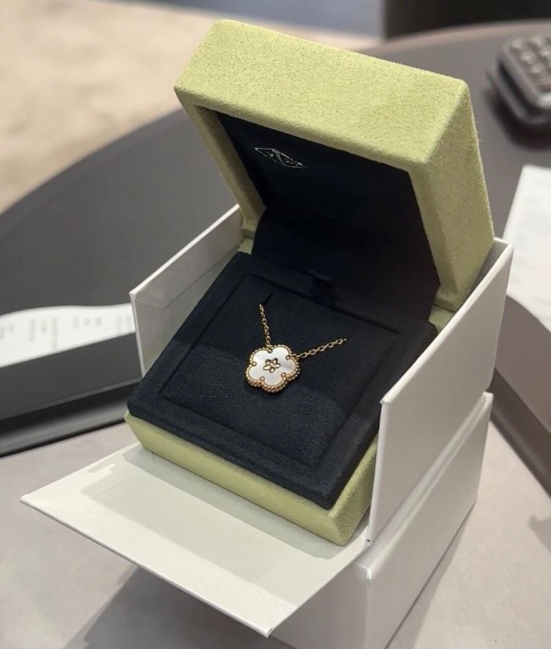 Vca Necklaces GoAnywhere 255204
