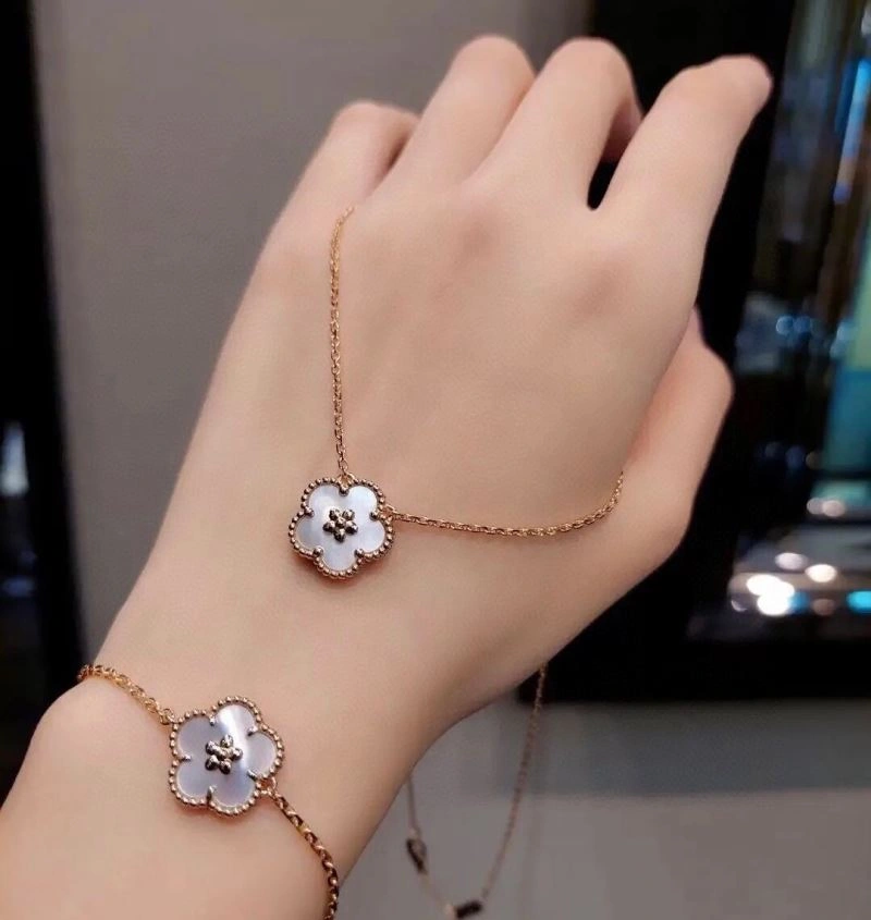 Vca Necklaces GoAnywhere 255204